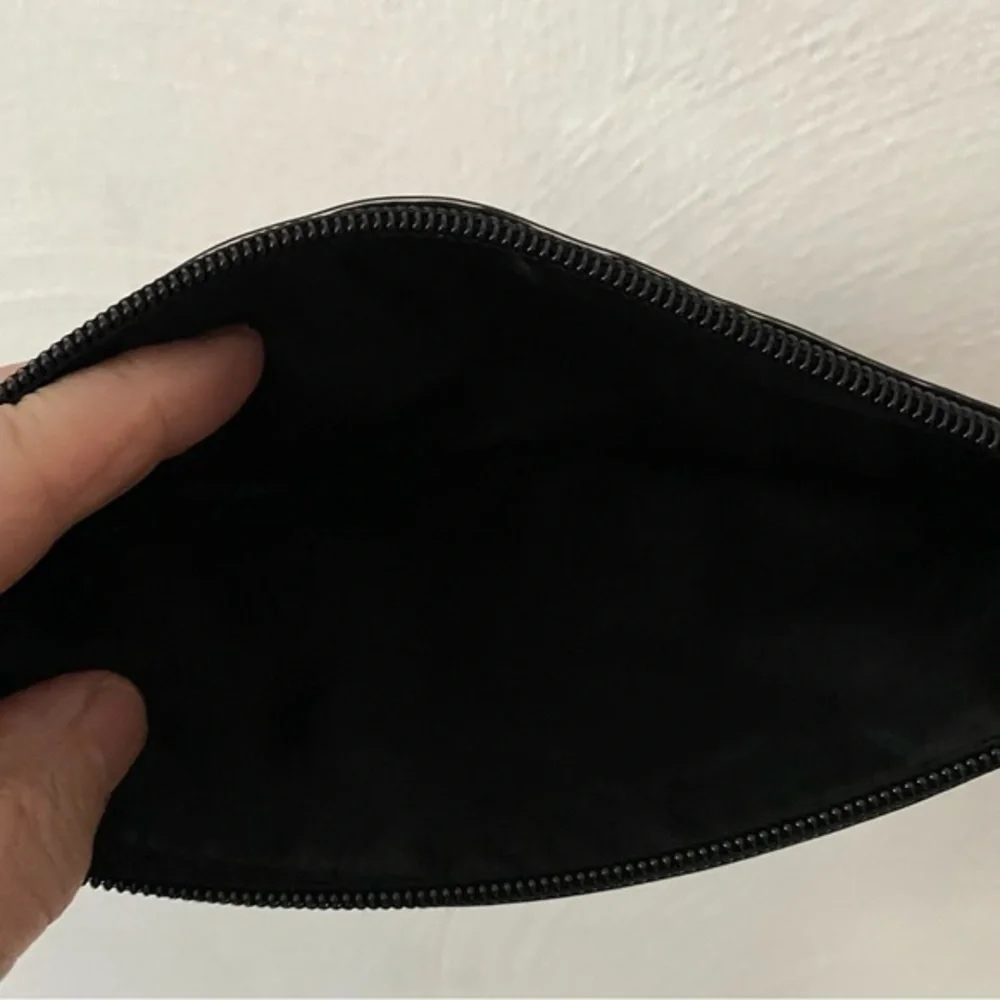 Victoria’s Secret Wristlet Purse Bag Full Zip New‎